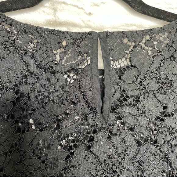 Banana Republic Lace Blouse Women’s S Black Fringe Bell Sleeve Keyhole - Picture 6 of 7